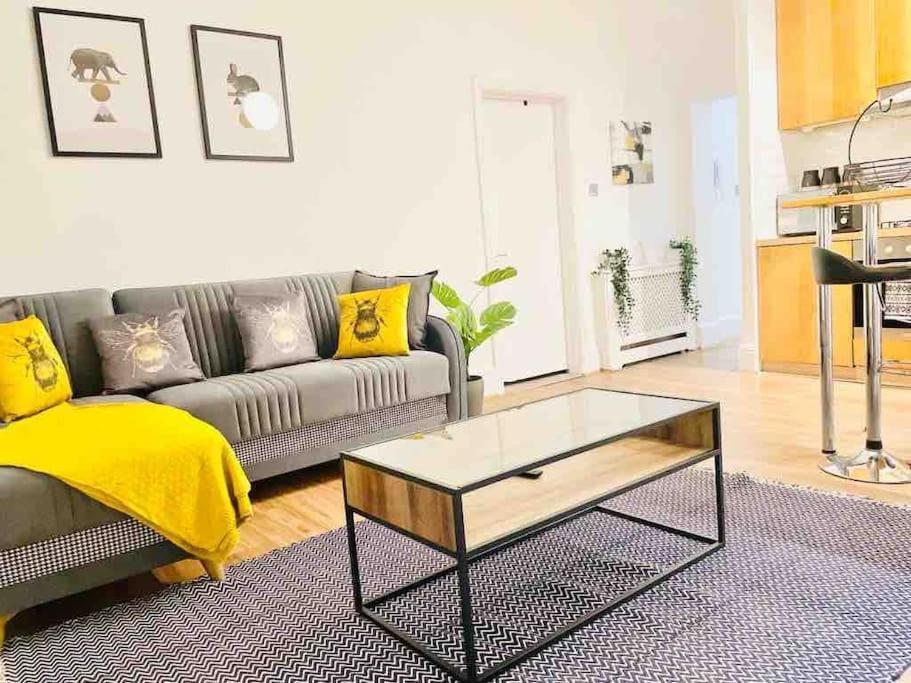 Lovely 2 Bedroom Apartment In Chelsea Sw3 Londra Dış mekan fotoğraf