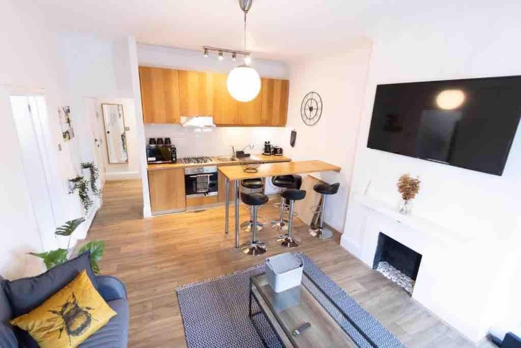 Lovely 2 Bedroom Apartment In Chelsea Sw3 Londra Dış mekan fotoğraf