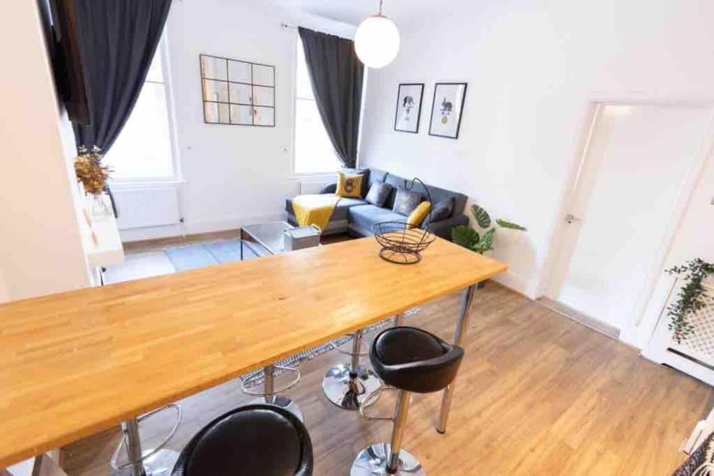Lovely 2 Bedroom Apartment In Chelsea Sw3 Londra Dış mekan fotoğraf